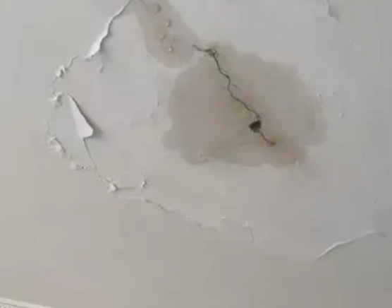 南阳阳台漏水维修公司分享下屋面防水工程质量问题原因分析